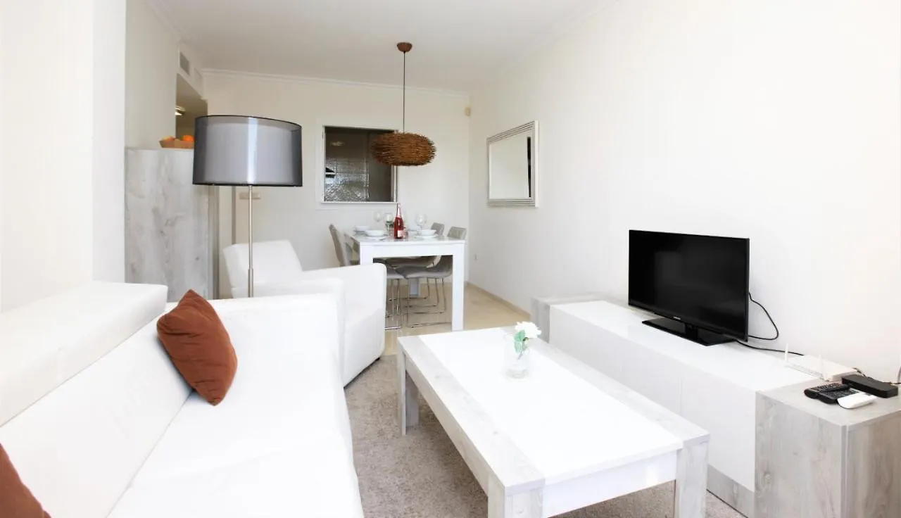 R17 Angies Luxury One Bedroom Marbella